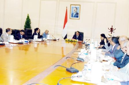 د. مجور لدى ترؤسه (أمس) اجتماع المجلس الوطني للسكان